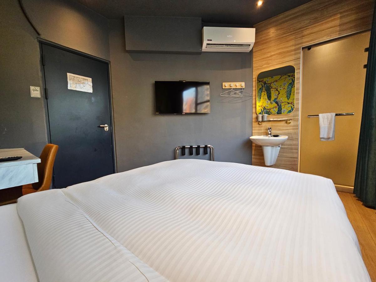 Modern Inn Taichung Exterior photo