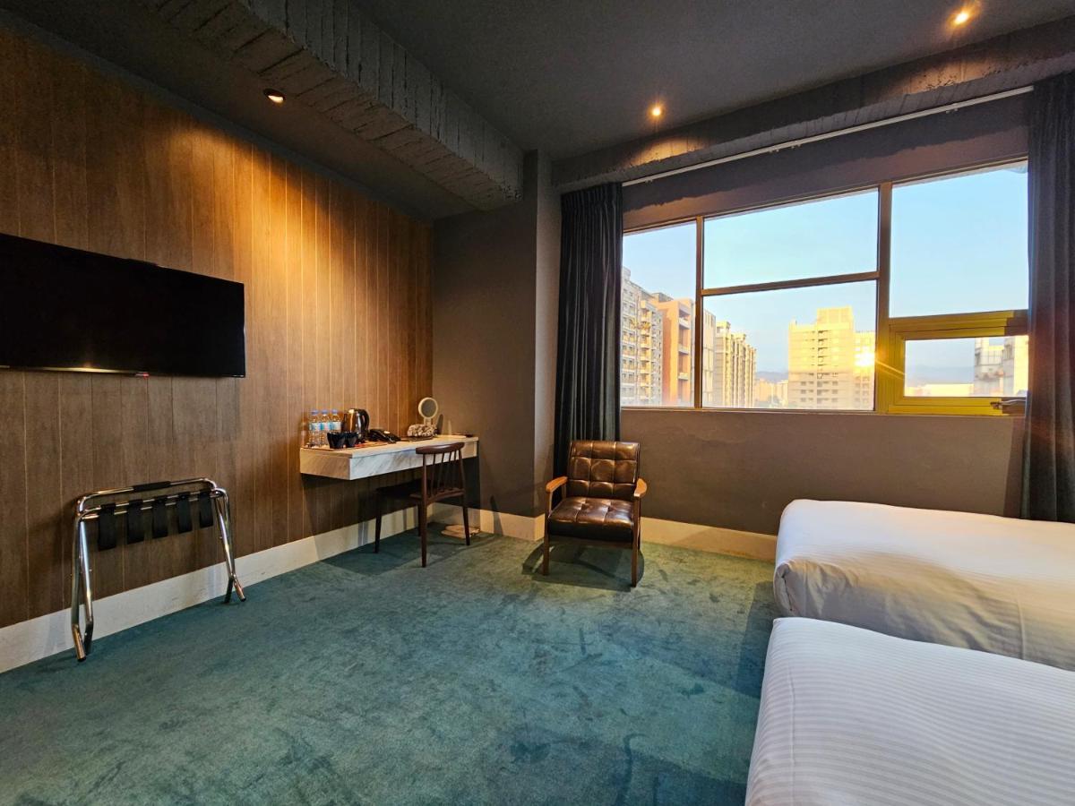 Modern Inn Taichung Exterior photo