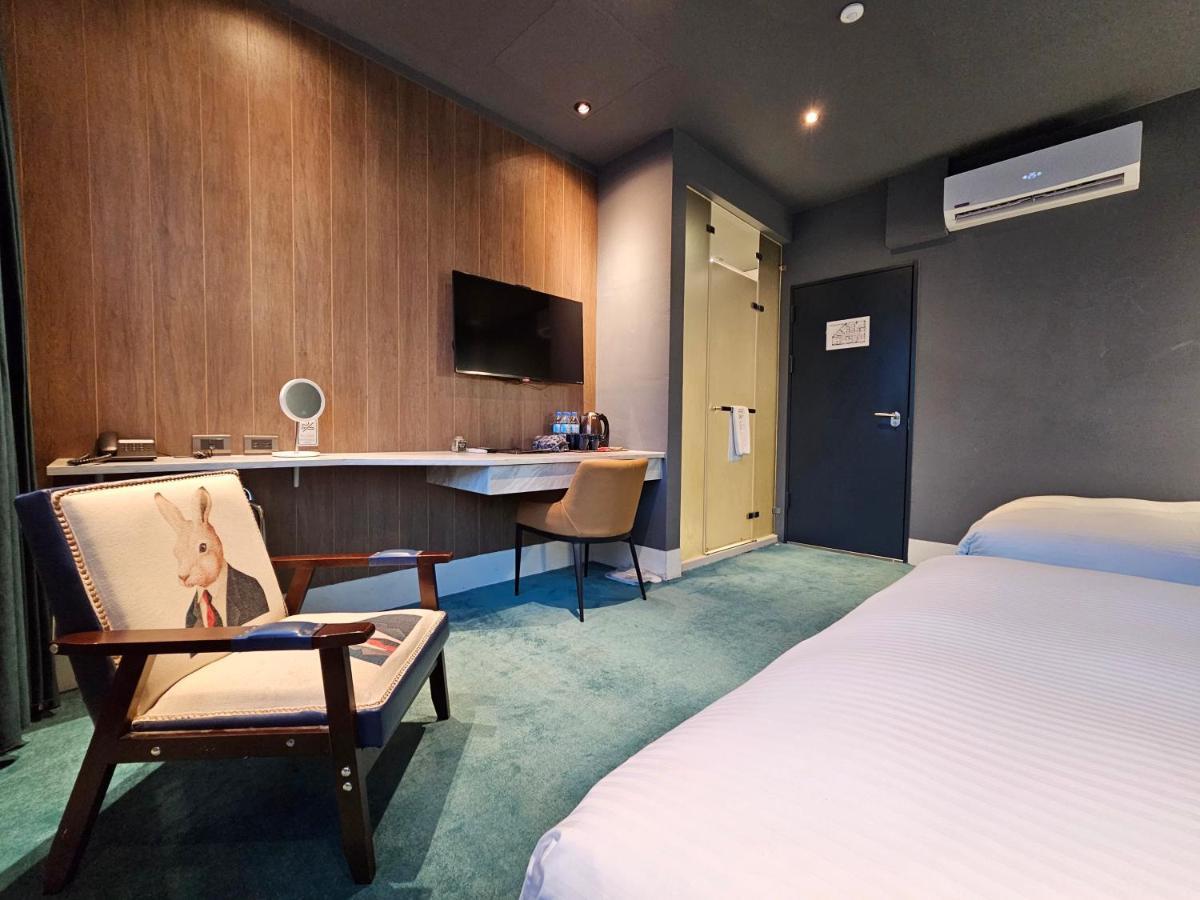 Modern Inn Taichung Exterior photo