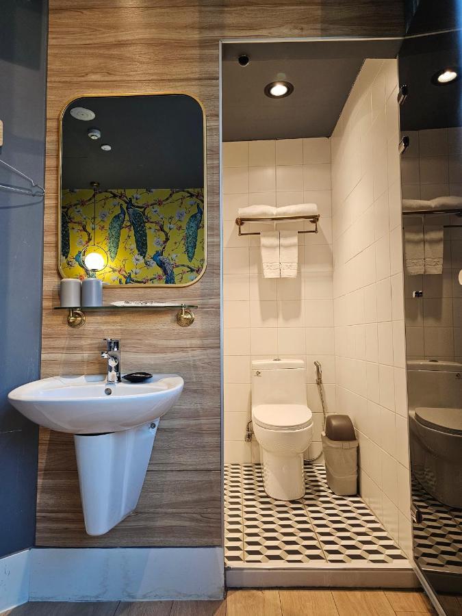 Modern Inn Taichung Exterior photo