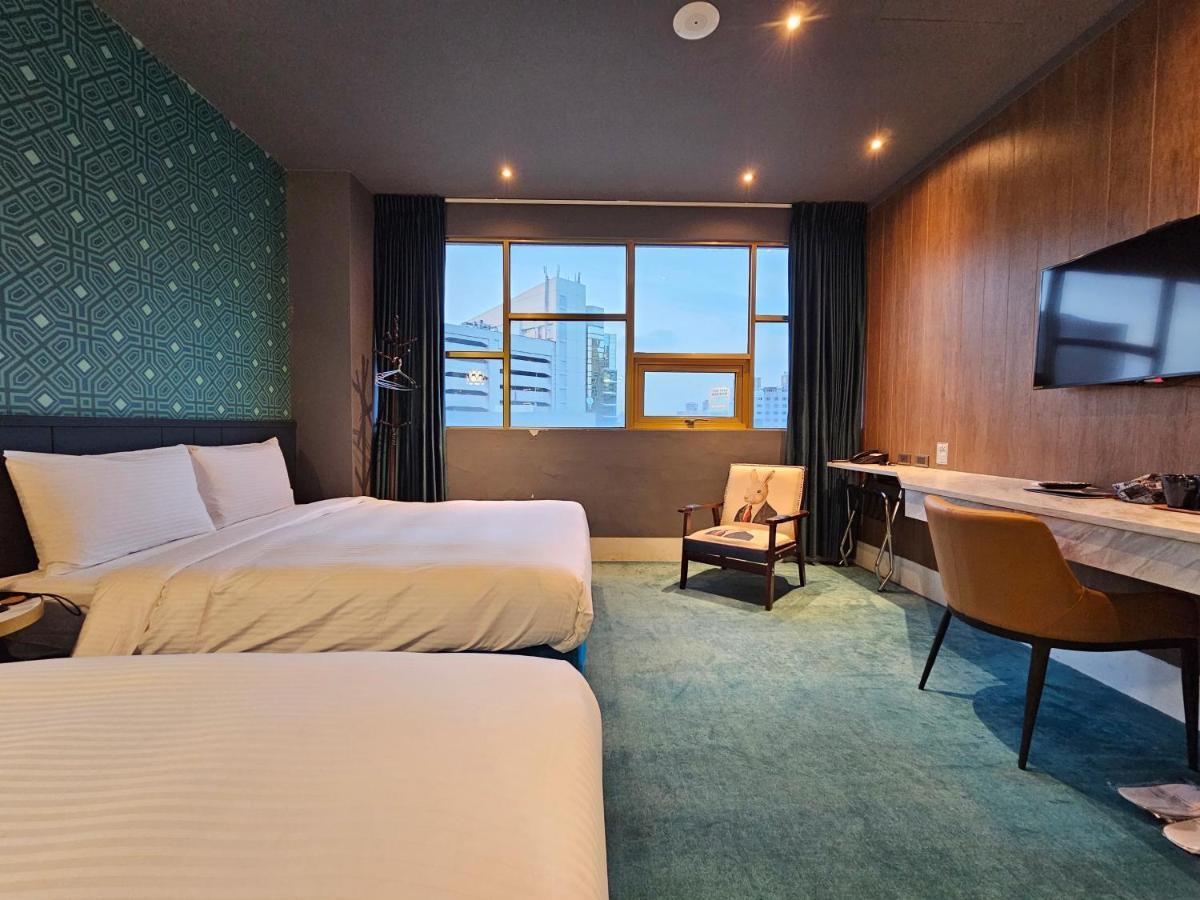 Modern Inn Taichung Exterior photo