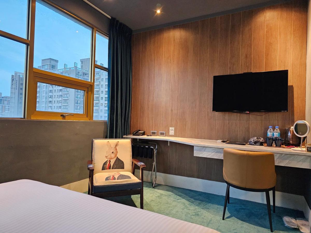 Modern Inn Taichung Exterior photo