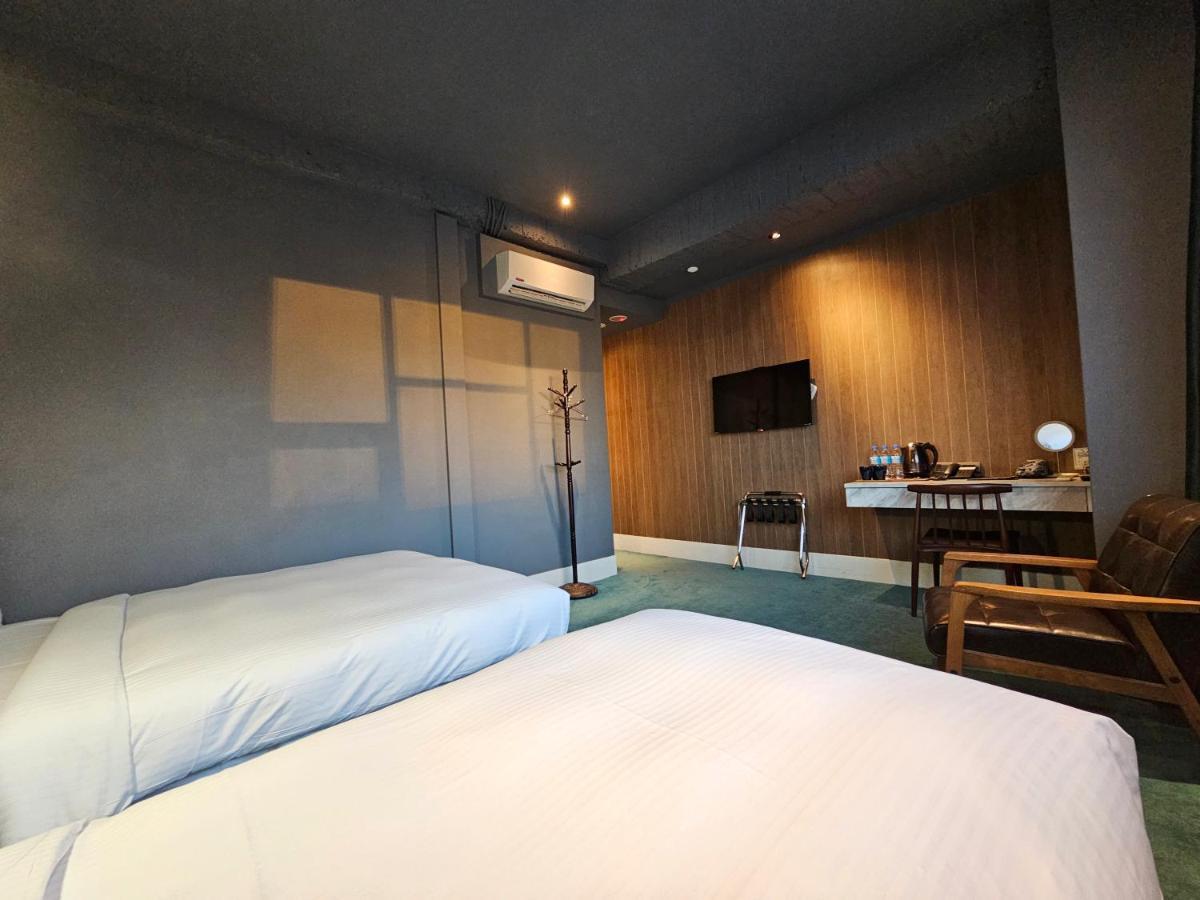 Modern Inn Taichung Exterior photo