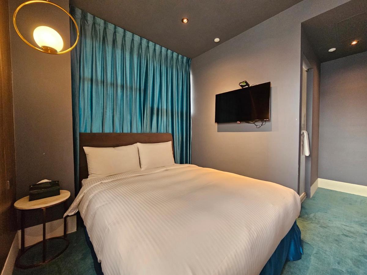 Modern Inn Taichung Exterior photo